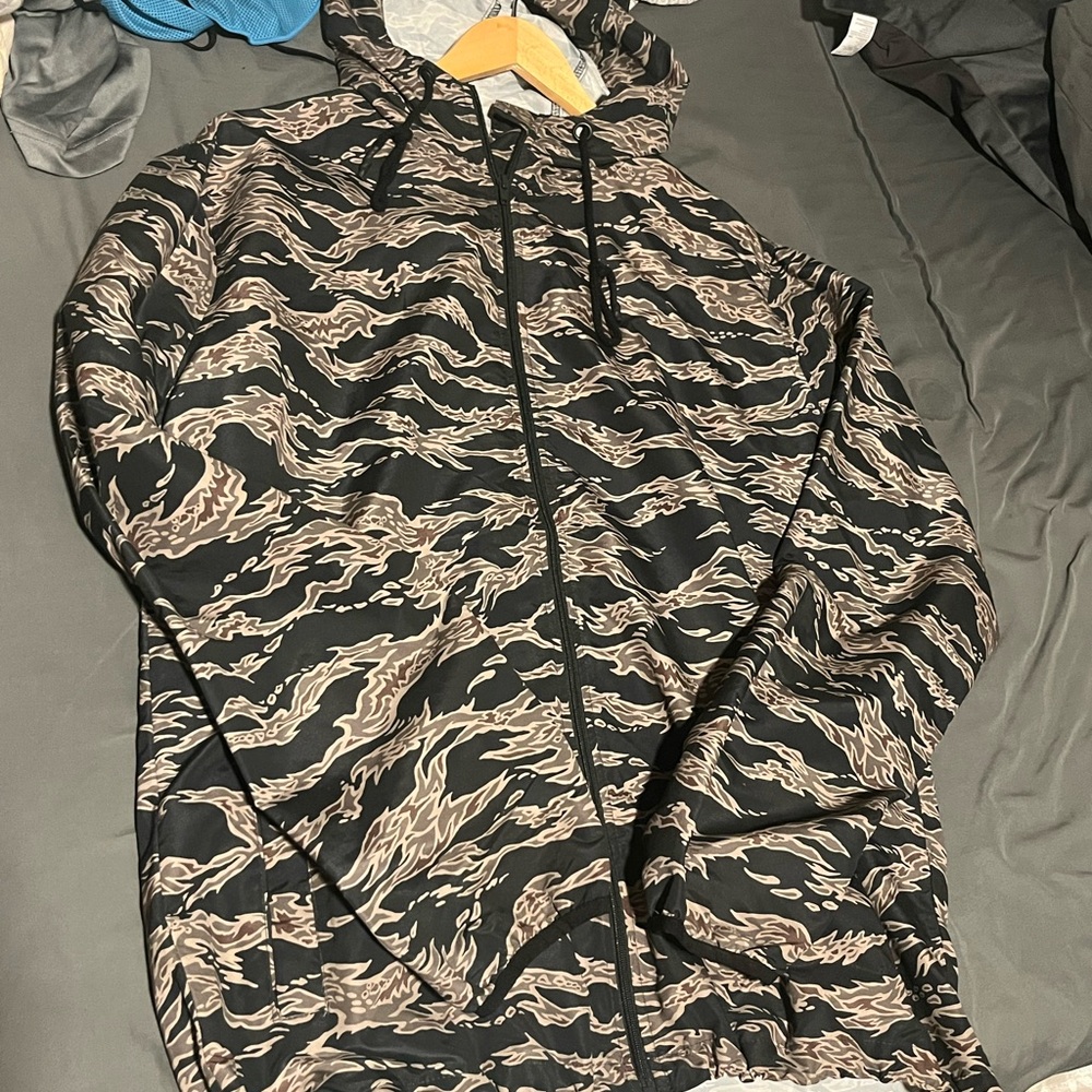 Men's Black and Tan Camouflage Lightweight Jacket
